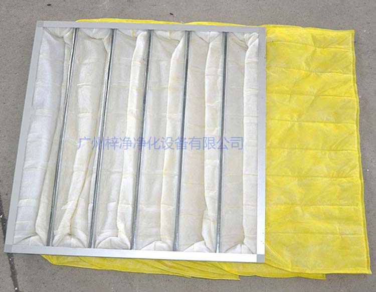 F8级袋式中效过滤器常用于净化空调中级过滤。 F8级袋式中效过滤器常用于净化空调中级过滤。