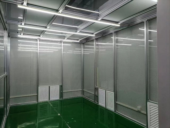 选择百级无尘洁净棚还是千级无尘洁净棚,应根据具体的生产需求、产品要求和预算来决定。 选择百级无尘洁净棚还是千级无尘洁净棚,应根据具体的生产需求、产品要求和预算来决定。